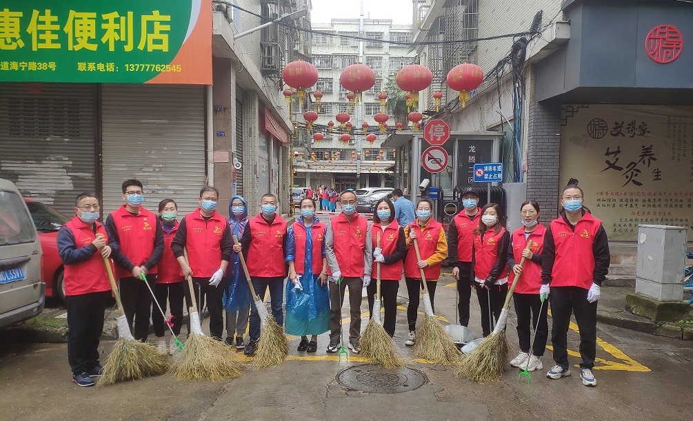 温州市注册会计师资产评估行业志愿者参加温州市“小区环境大整治”活动